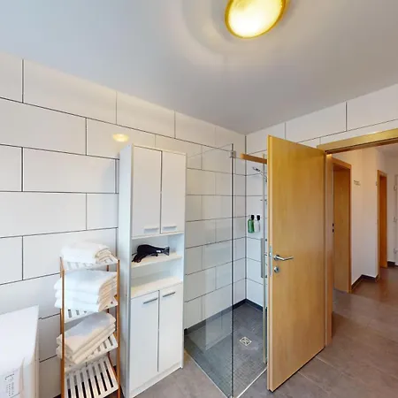 Apartmán Crown Living Design - Zentral Gelegen, Wlan, Kostenlosem Parkplatz Und Self Check-in, Ideal Fuer Geschaeftsreisende Und Feriengaeste *