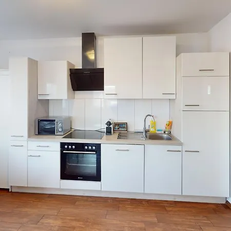 Crown Living Design - Zentral Gelegen, Wlan, Kostenlosem Parkplatz Und Self Check-in, Ideal Fuer Geschaeftsreisende Und Feriengaeste Διαμέρισμα Ντορνμπίρν