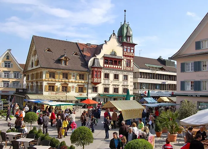 Crown Living Design - Zentral Gelegen, Wlan, Kostenlosem Parkplatz Und Self Check-in, Ideal Fuer Geschaeftsreisende Und Feriengaeste Lägenhet Dornbirn